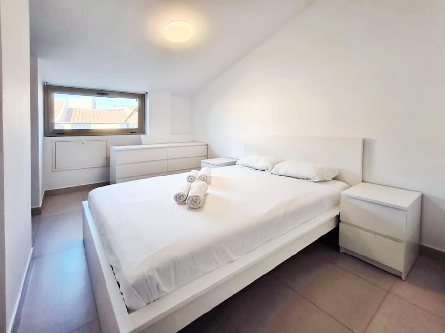 Moderno Apartamento Duplex En Terrassa Centro Екстериор снимка