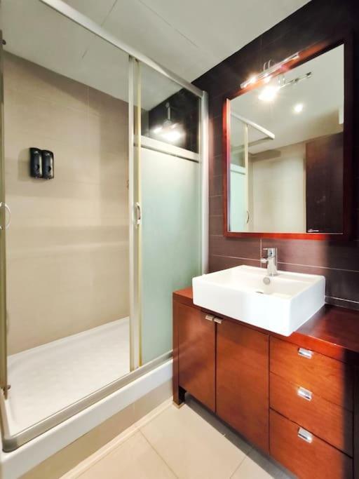 Moderno Apartamento Duplex En Terrassa Centro Екстериор снимка