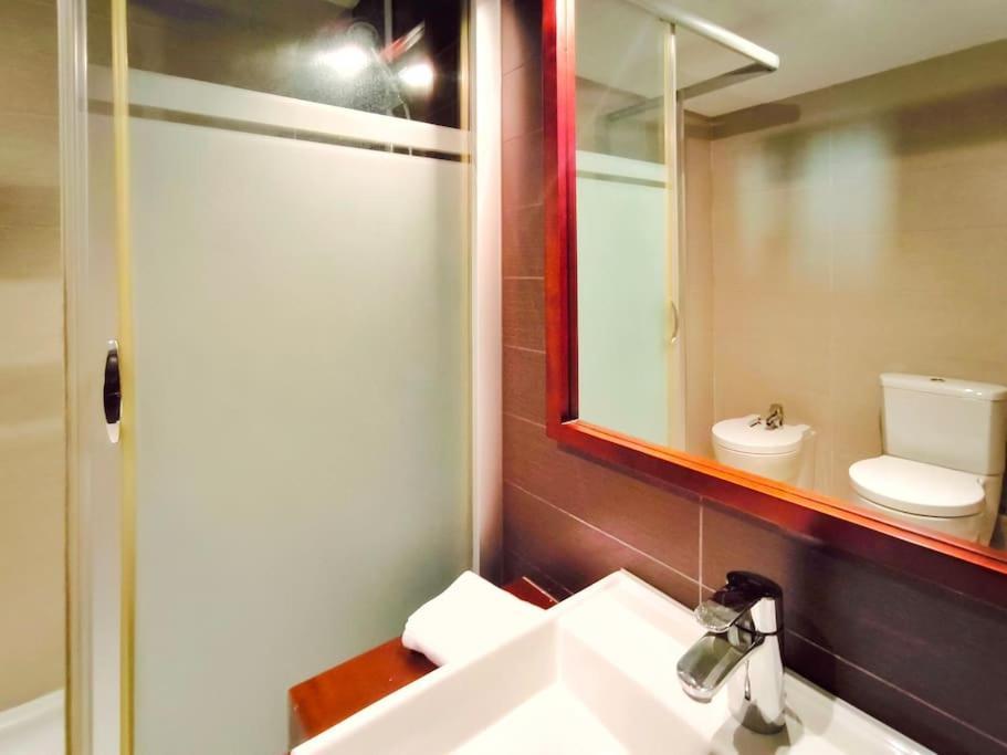 Moderno Apartamento Duplex En Terrassa Centro Екстериор снимка
