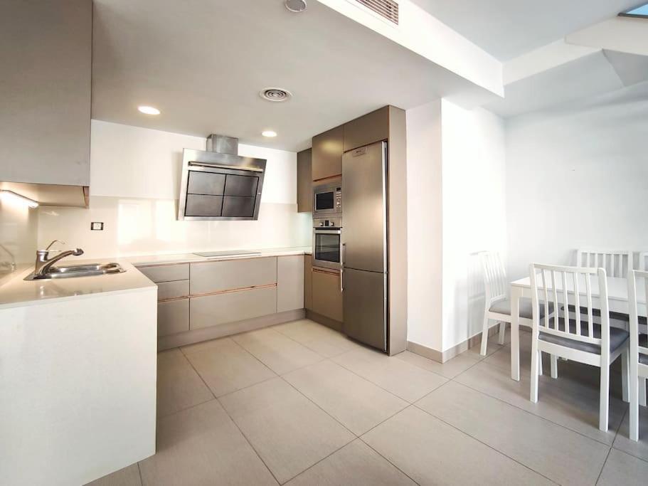 Moderno Apartamento Duplex En Terrassa Centro Екстериор снимка