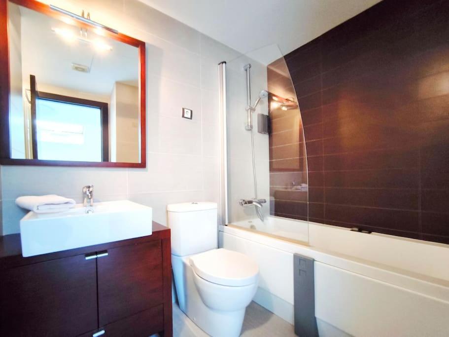 Moderno Apartamento Duplex En Terrassa Centro Екстериор снимка